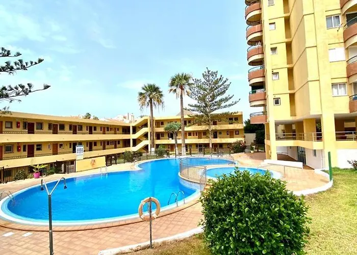 Stay Few Meters To Las Vistas Beach. Free Wifi.